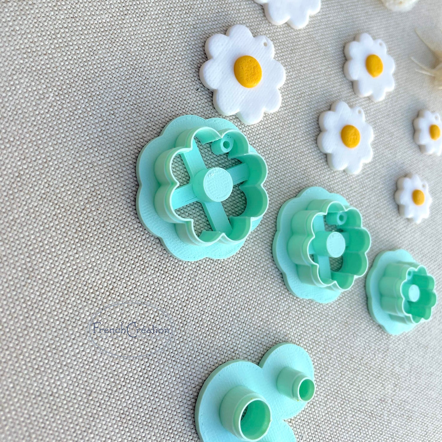 Lot de 4 Emporte-pièces "Fleurs Marguerites", pour argile polymère,  Clay cutter, Coupeur d'argile polymere